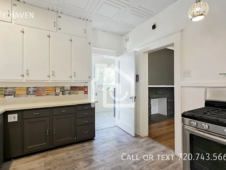 228 N Pearl St #1 — Photo 10