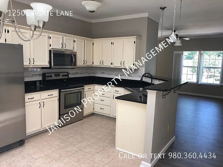 12501 Agate Ln — Photo 11