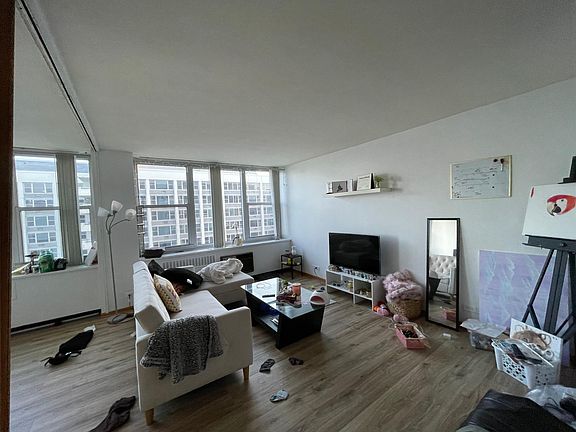4th image of 4250 N Marine Dr APT 2725