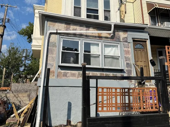 1101 S Peach St, Philadelphia, PA 19143