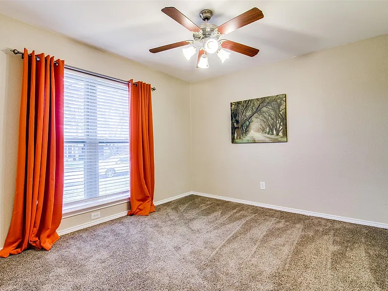 719 Stoneybrook Dr — Photo 20