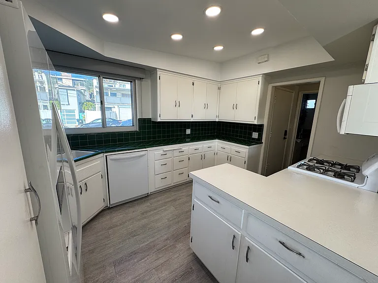 132 Waterview St — Photo 11