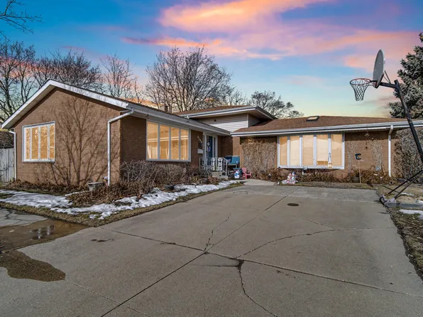 8796 Madison Ave, Munster, IN 46321