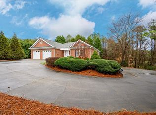 8905 Doubletree Ln, Clemmons, NC 27012