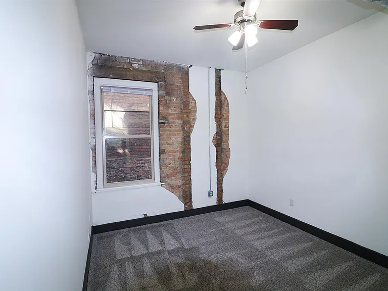 2611 Vine St — Photo 26