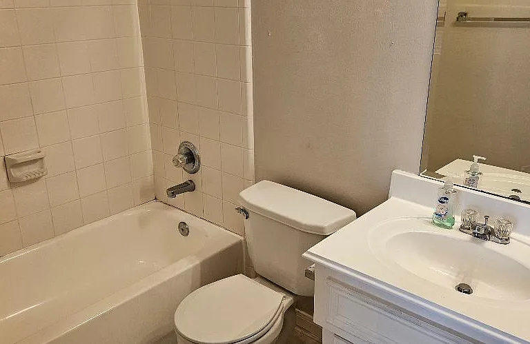 1413 W Webster St — Photo 19