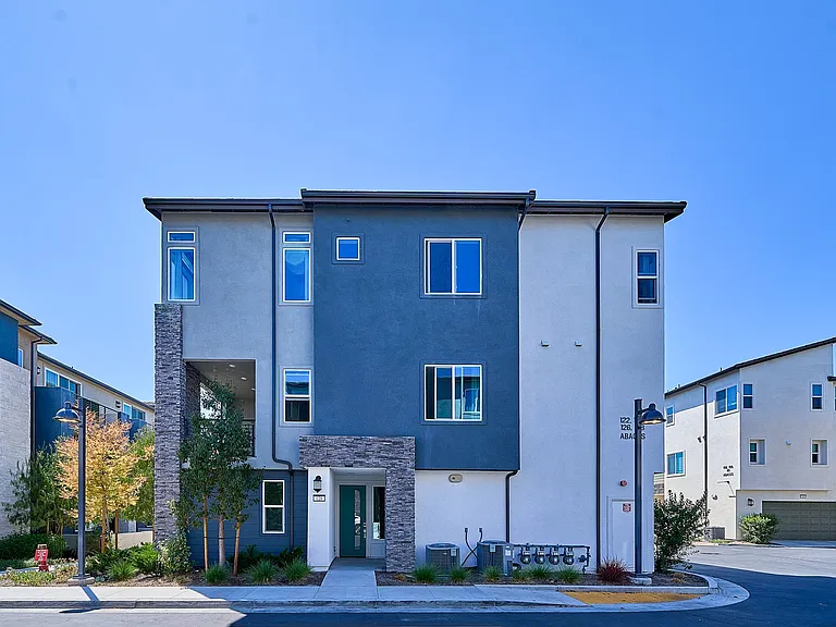 128 Abacus — Photo 1