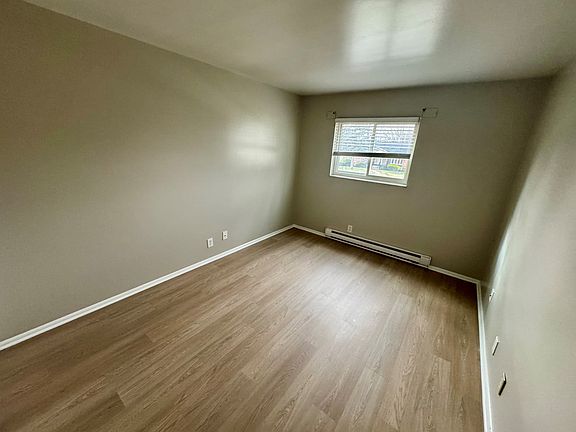 5th image of 1152 Evans Ave APT 5