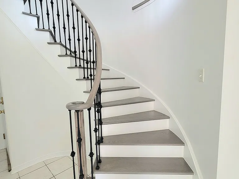 24 Hayloft Ct #UPPER — Photo 15