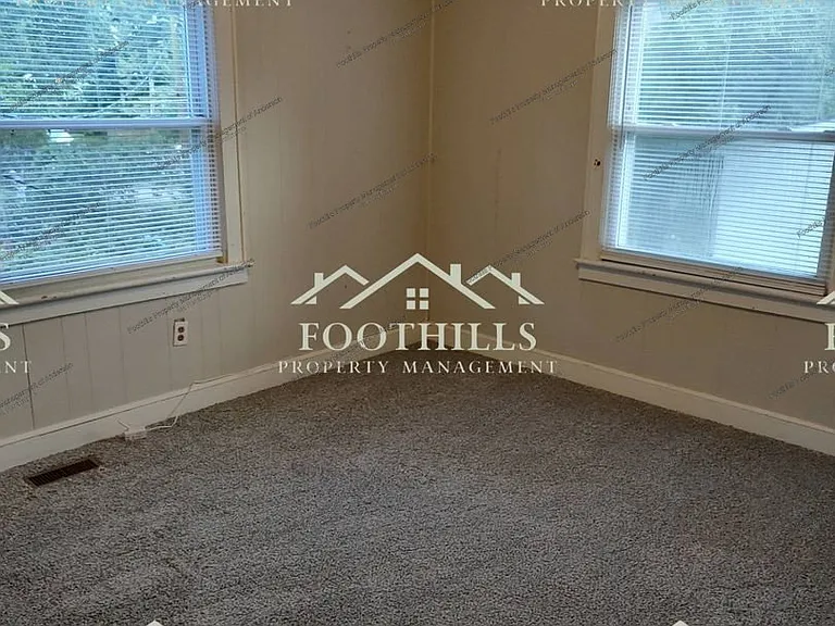 507 Rose Hill St — Photo 9