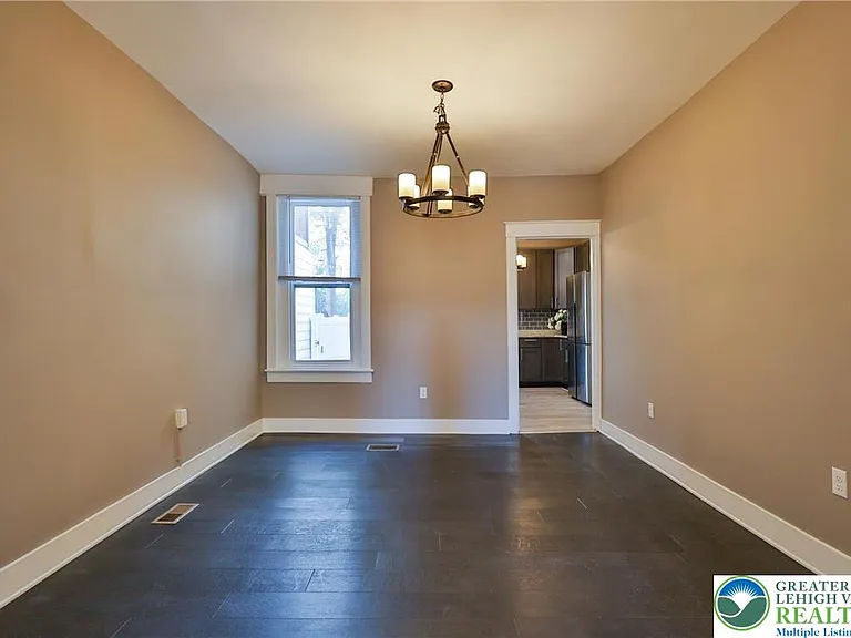 129 E Goepp St — Photo 8