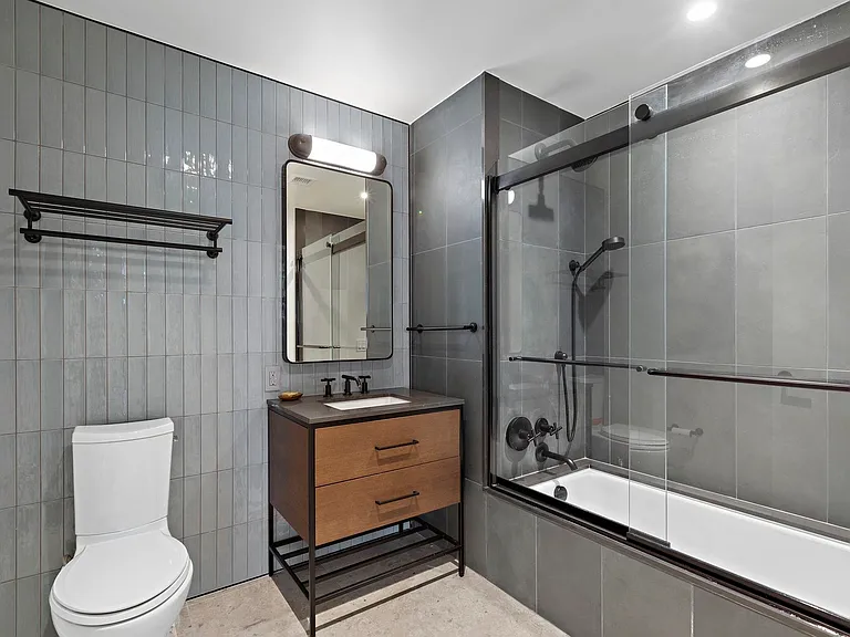 1425 Hudson St #4I — Photo 12