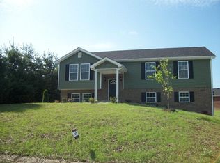 1011 S Eagle Point Dr, Berea, KY 40403