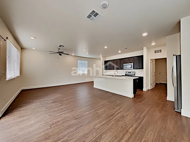 5329 Klinker Brick St — Photo 5