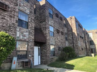 735 N Swift Rd APT 202, Addison, IL 60101