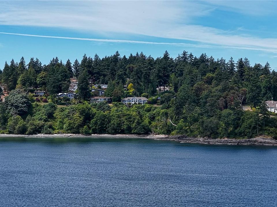1st image of 2226 Arbutus Rd