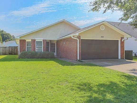 3rd image of 562 Desert Oak Dr