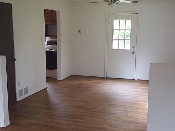 5th image of 435 Clifton Dr NE