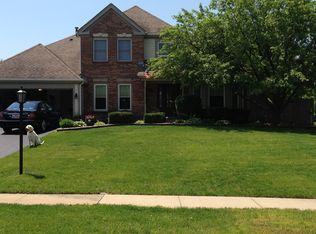 1675 Salem Ct, Elk Grove Village, IL 60007