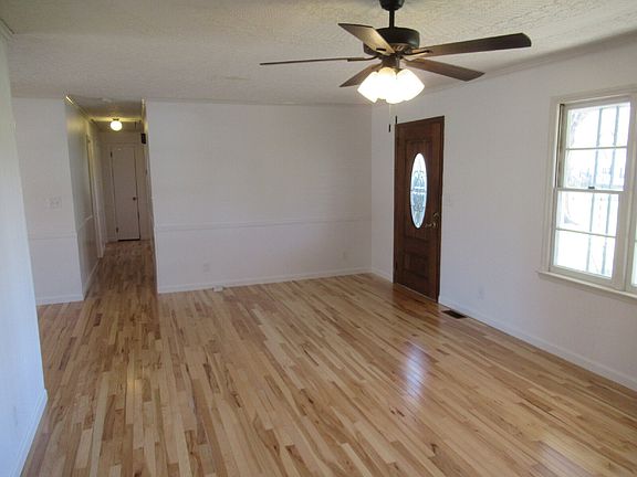 5th image of 1330 Davis Rd