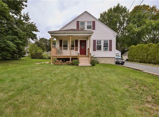 49 Nausauket Rd, Warwick, RI 02886