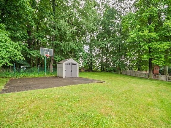 4th image of 3143 McClellan Dr