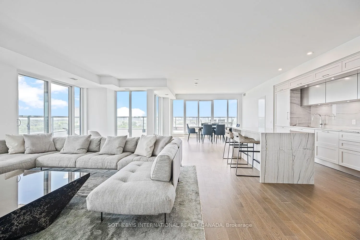 3 bed, $8,500 — Photo 1