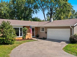 1215 Windsor Dr, Wheaton, IL 60189