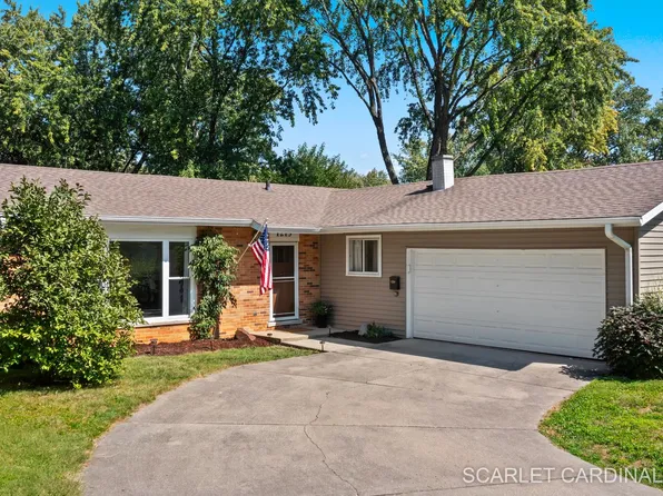 1215 Windsor Dr, Wheaton, IL 60189