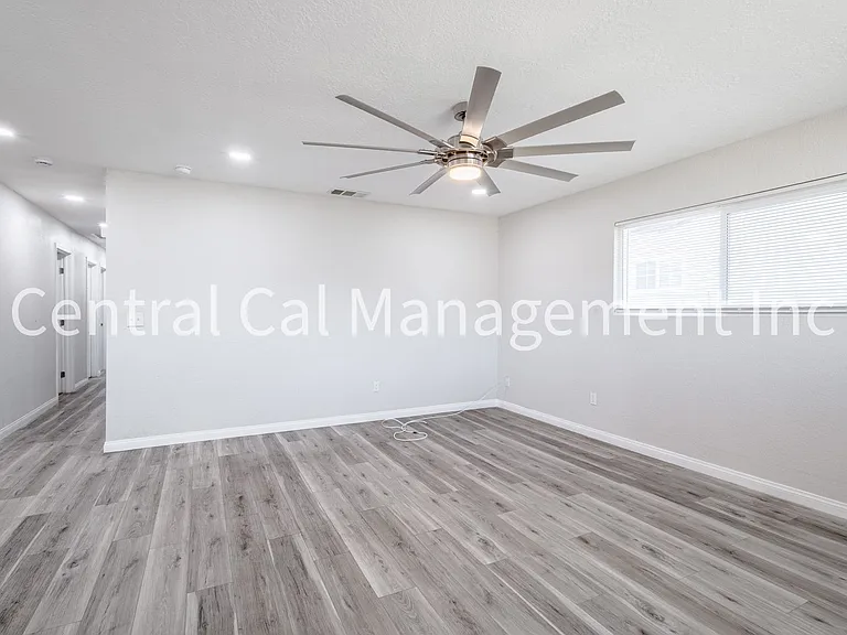 3605 Truman Ave — Photo 3