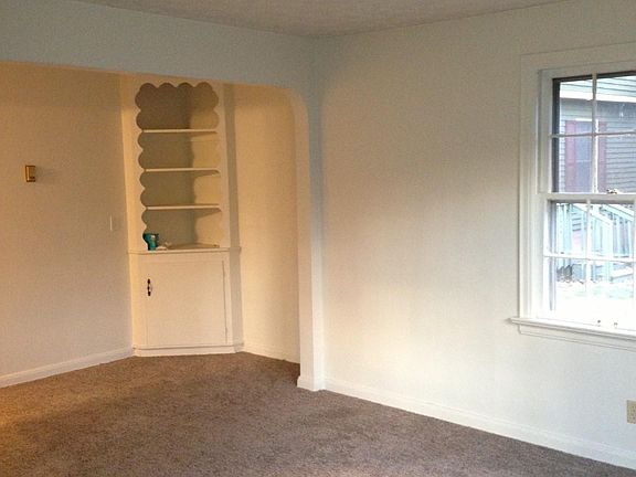 LIVING/DINING