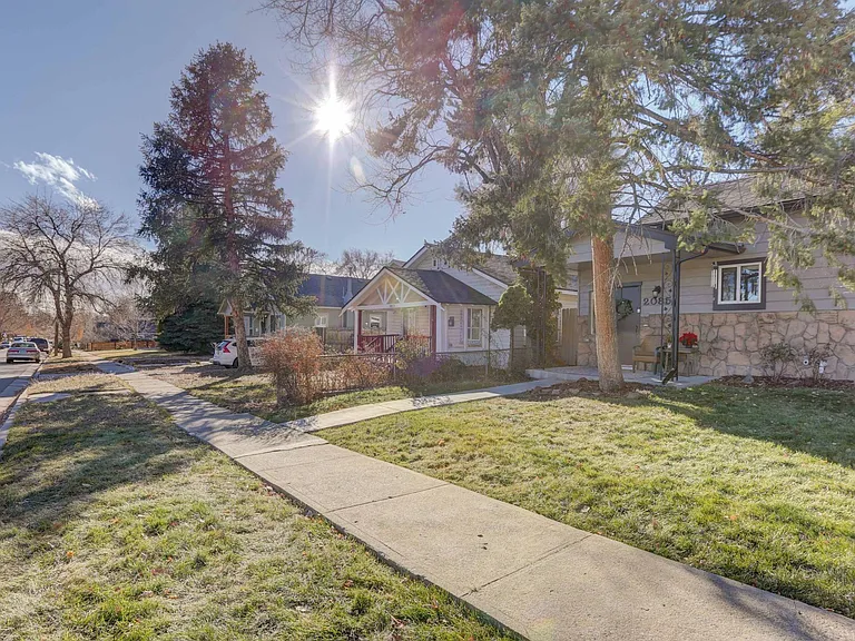 2085 Fenton St — Photo 1