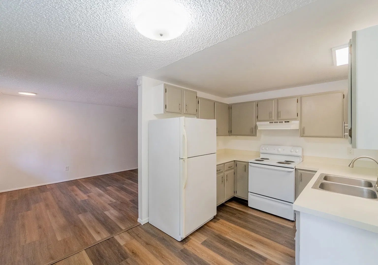 Washington Square Apartments — Photo 4
