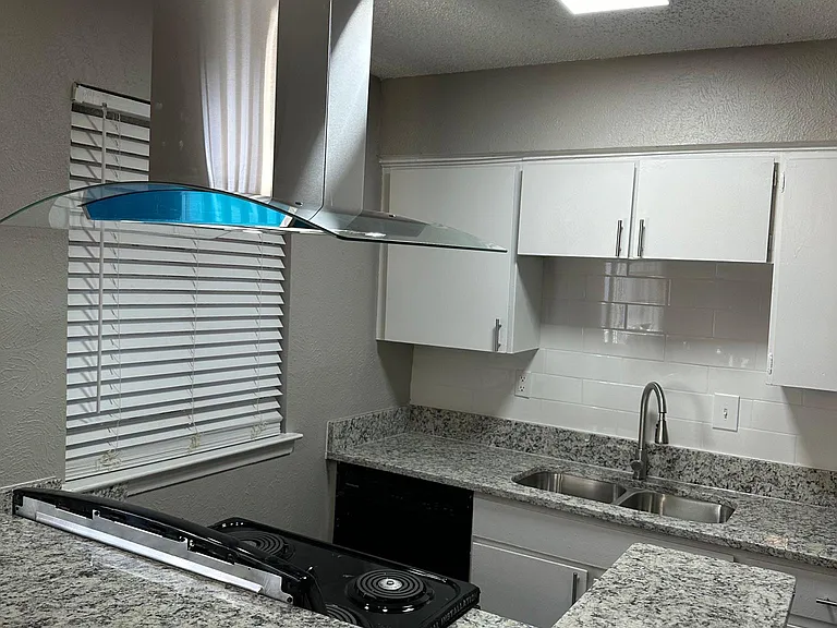 Maxton West Apartment Homes — Photo 12