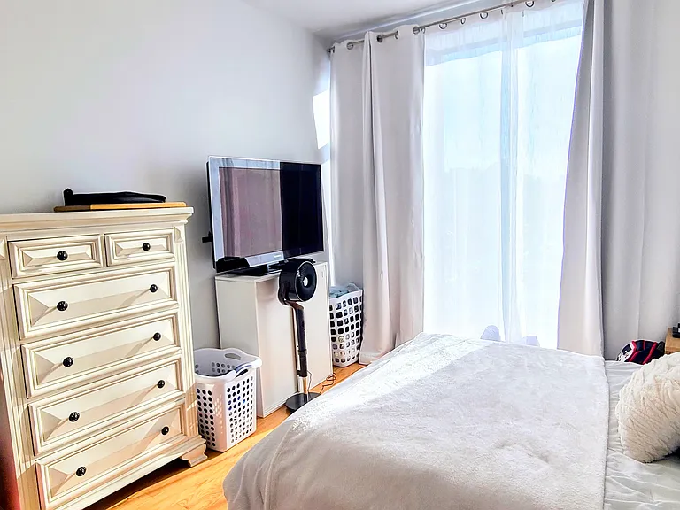 28-06 21st St #5FB — Photo 8