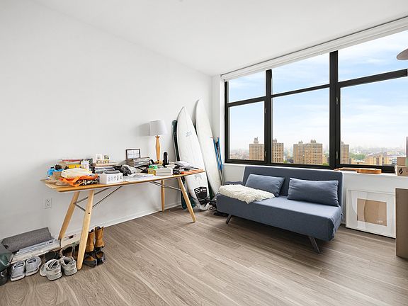 5th image of 424 Bedford Ave APT 19A
