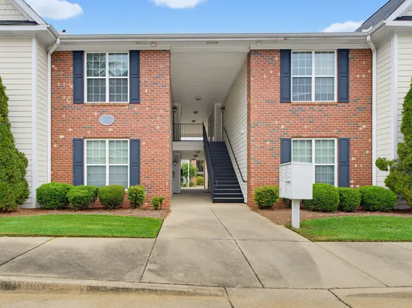 1926 Harcourt Cir APT 201, Fayetteville, NC 28304