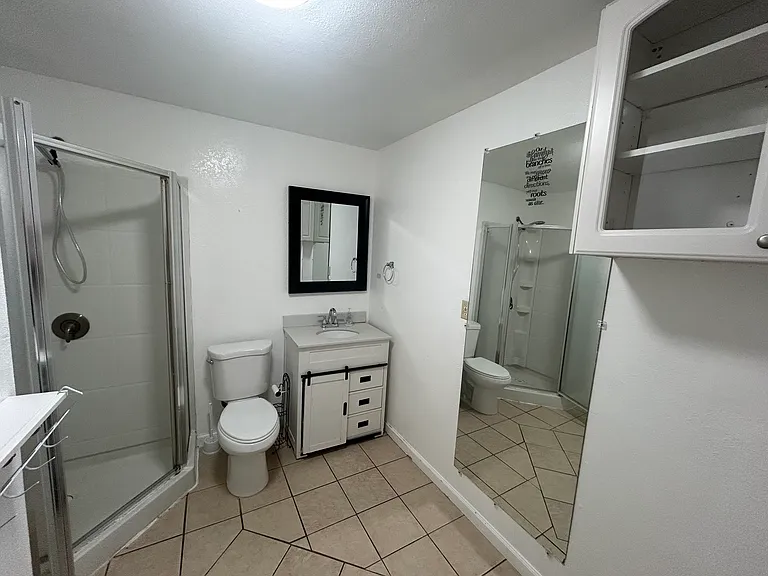 Peach Ave — Photo 3