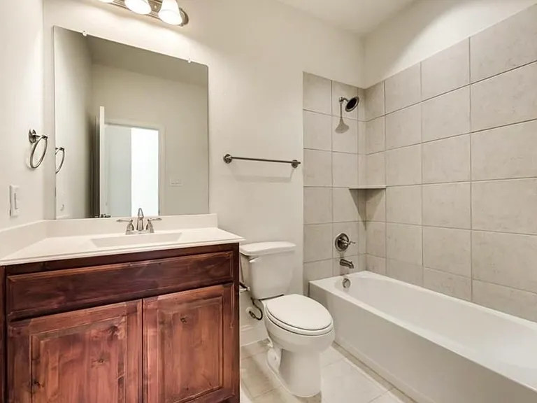 1231 Wiltshire Dr — Photo 31