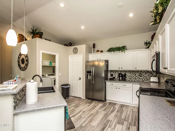 6047 W PONTIAC Drive, Glendale, AZ 85308