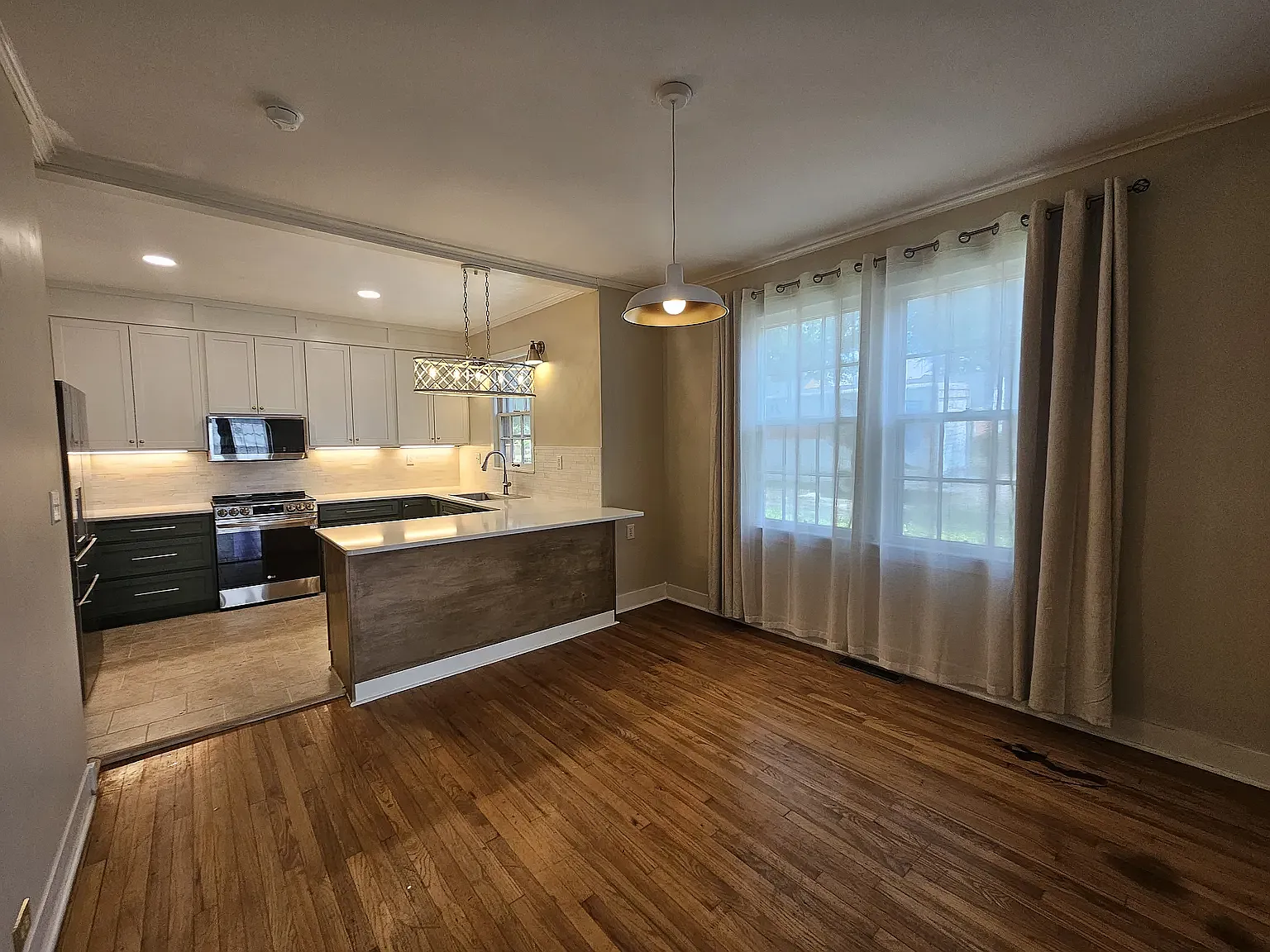 4 bed, 1700 sqft, $1,700 — Photo 3