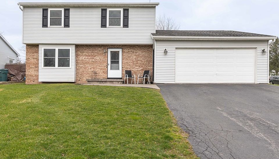 1st image of 7 Archer Dr