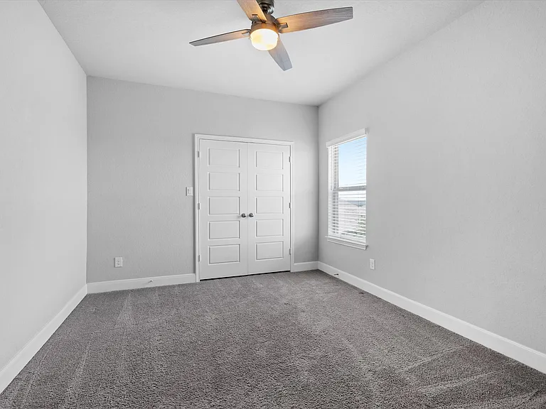 6501 Crockett Cv — Photo 16