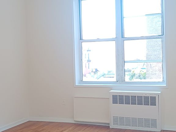3rd image of 14325 41st Ave Floor 1