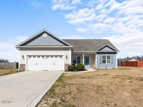 204 Classy Court, Richlands, NC 28574