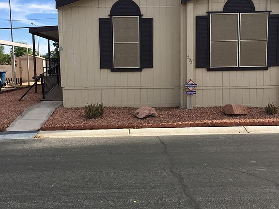 These are photos of the room for rent The bathroom and the