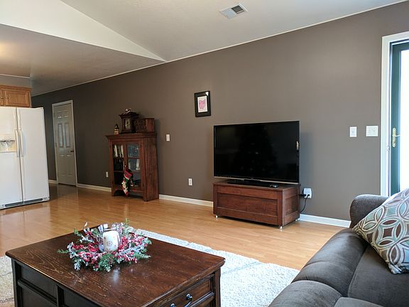 3rd image of 595 Briarheath Dr