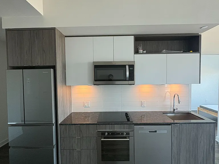 60 Princess St #1716 — Photo 2