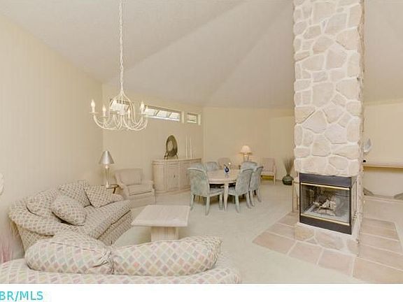 5th image of 12129 Sunset View Dr NE