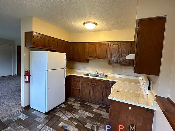 3rd image of 414 7th St SE APT 4